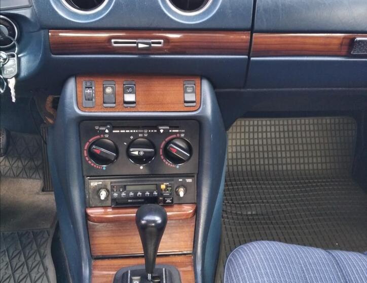 Mercedes-Benz 280 10