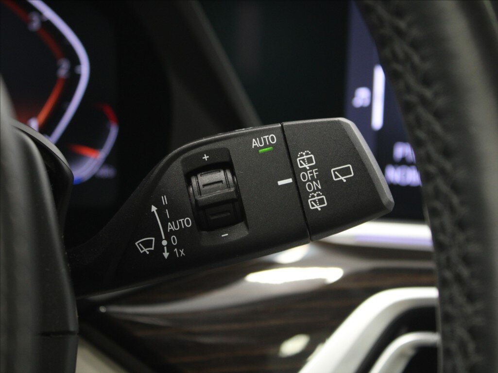 BMW X7 SUV / Terénní 3,0 l 195 kw