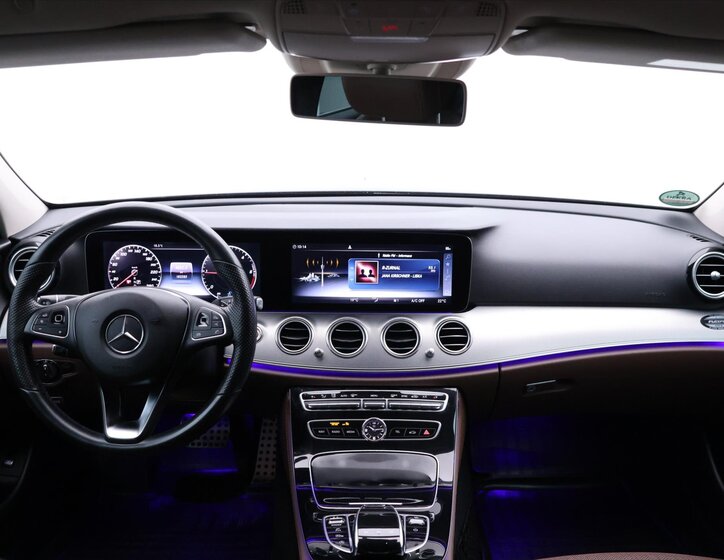 Mercedes-Benz Třídy E Sedan 2,0 l 143 kw
