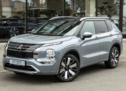 Mitsubishi Outlander SUV 2,4 l 225 kw
