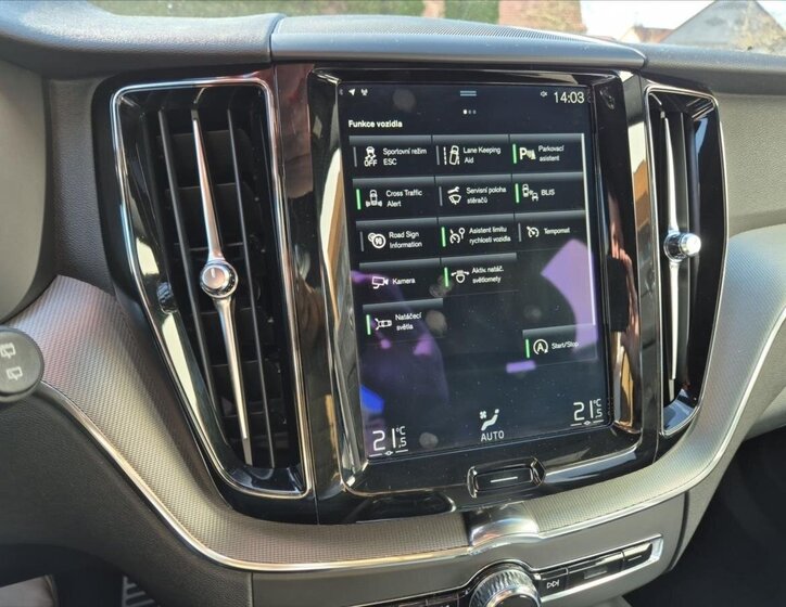 Volvo XC60 SUV / Terénní 2,0 l 140 kw