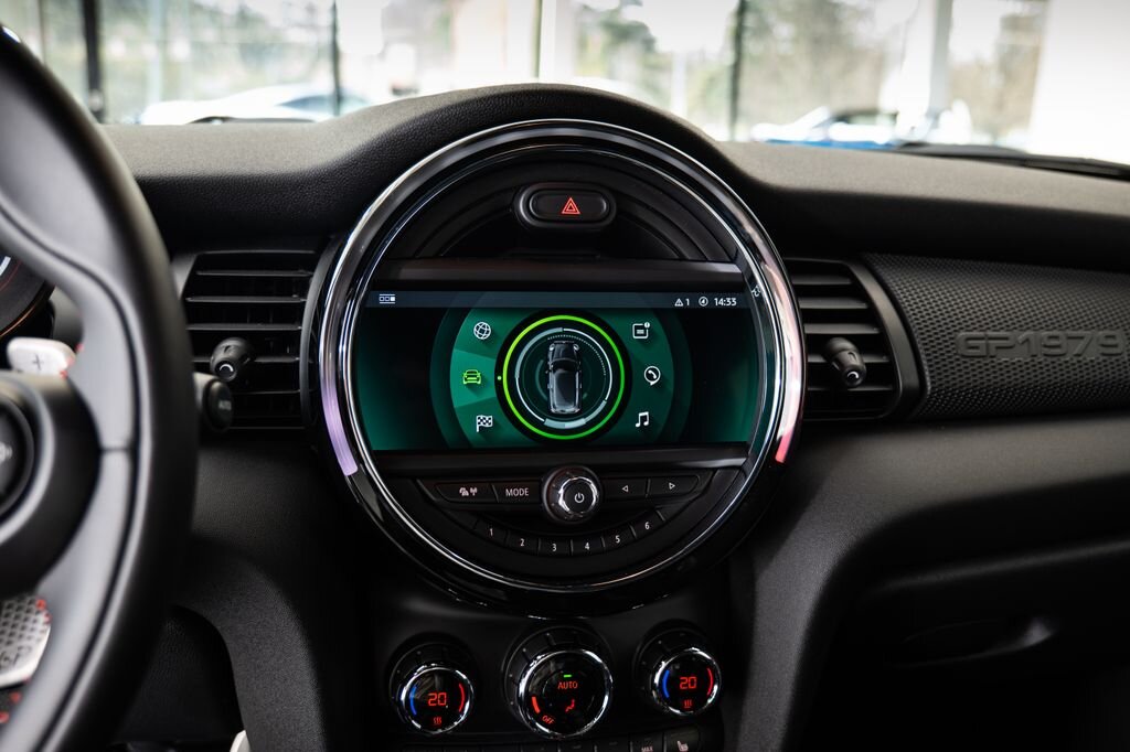 Mini Cooper Hatchback 2,0 l 225 kw