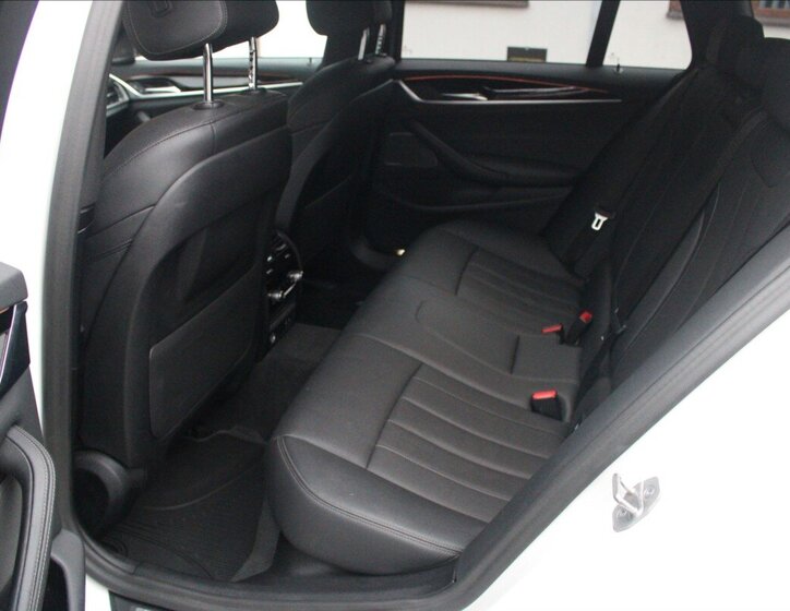 BMW Řada 5 Kombi 3,0 l 210 kw