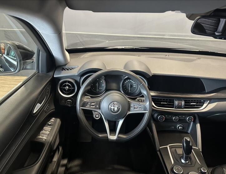 Alfa Romeo Stelvio 28