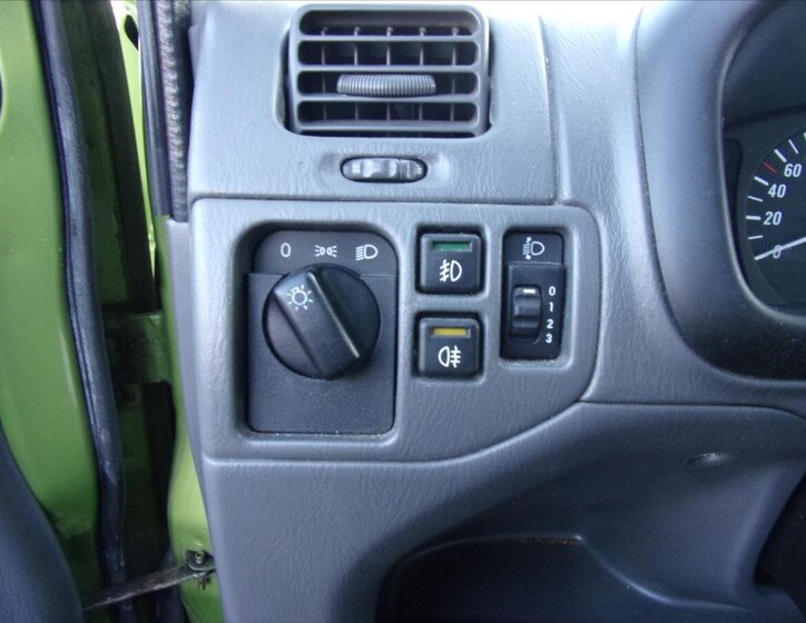 Opel Agila Kombi 973,0 43 kw