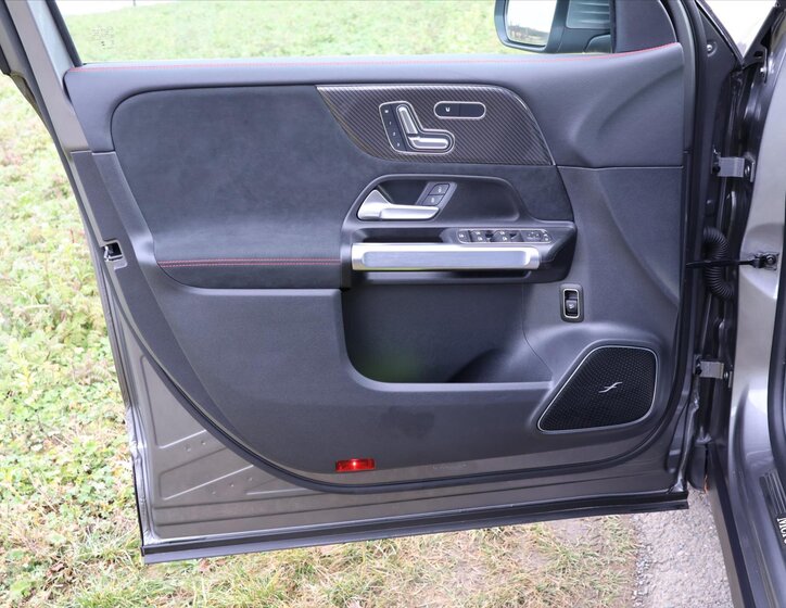 Mercedes-Benz GLB 13