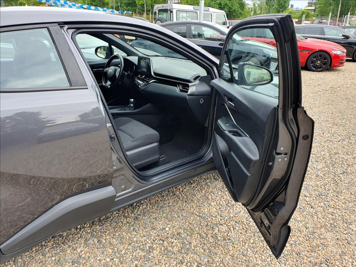 Toyota C-HR Hatchback 1,8 l 72 kw