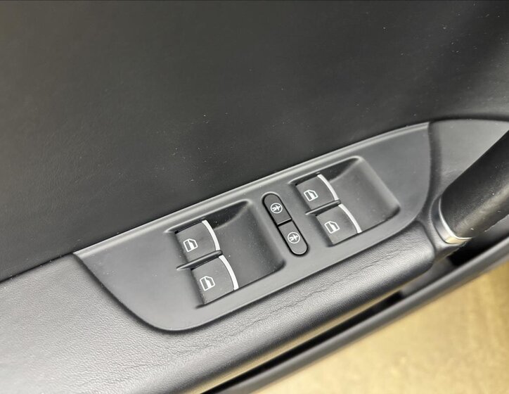 Volkswagen Touareg SUV / Terénní 3,0 l 193 kw