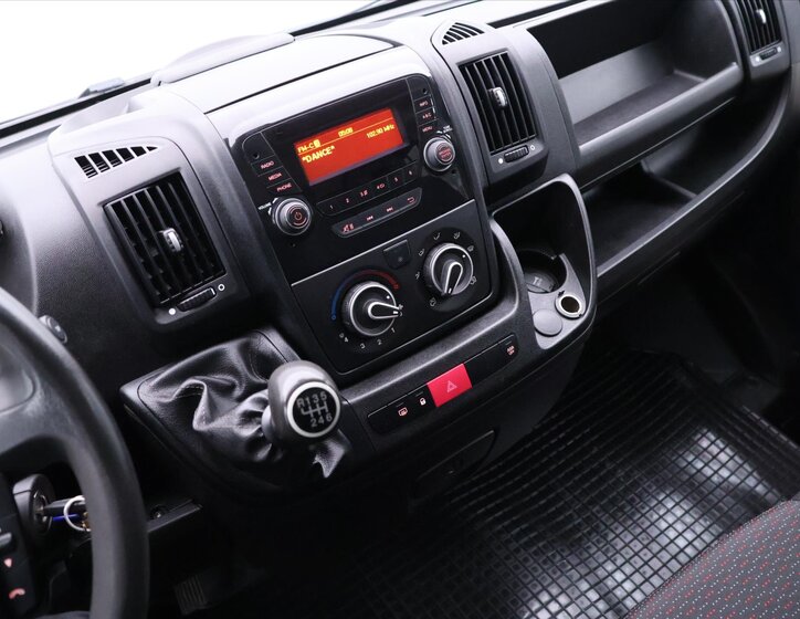 Peugeot Boxer Valník 2,0 l 96 kw