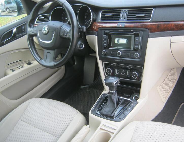 Škoda Superb 19