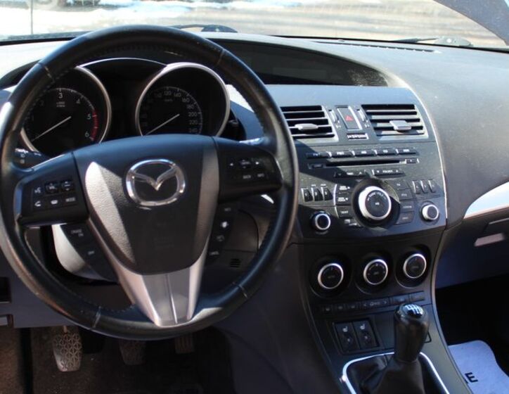 Mazda 3 13