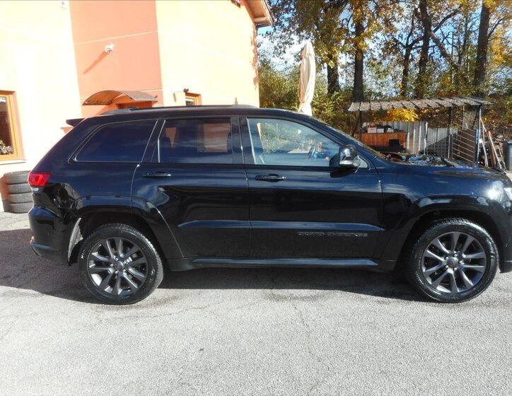 Jeep Grand Cherokee 4