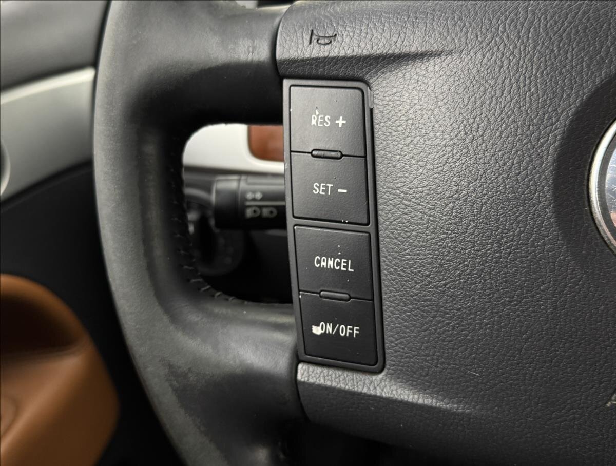 Volkswagen Touareg SUV / Terénní 3,0 l 165 kw
