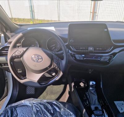 Toyota C-HR 4