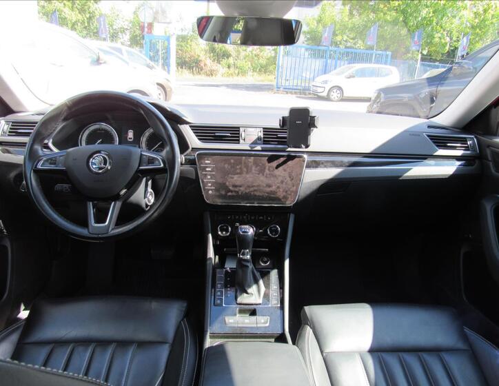 Škoda Superb 11