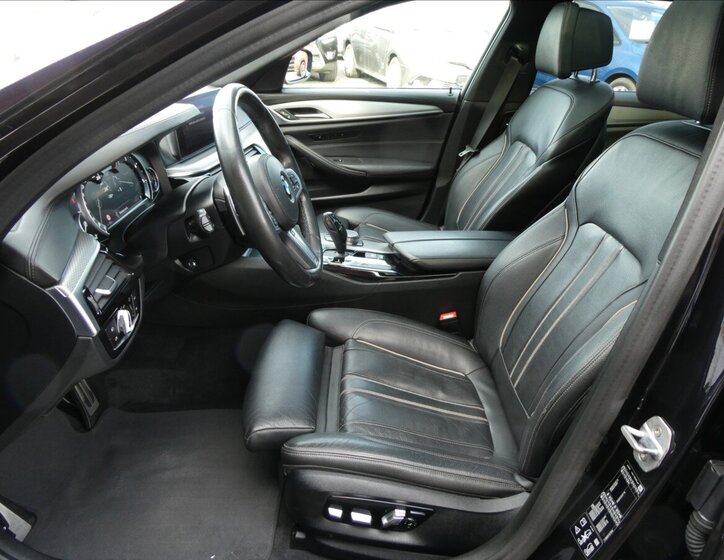 BMW Řada 5 Kombi 3,0 l 235 kw