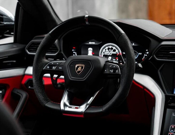 Lamborghini Urus 33