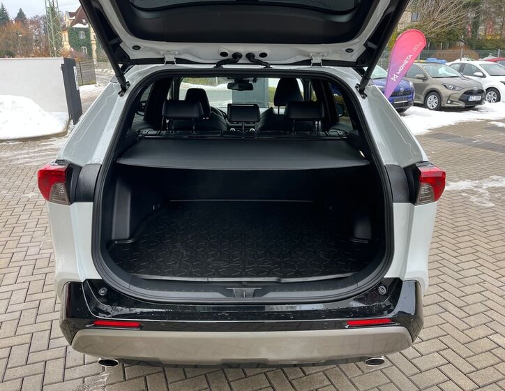 Toyota RAV4 SUV 2,5 l 131 kw