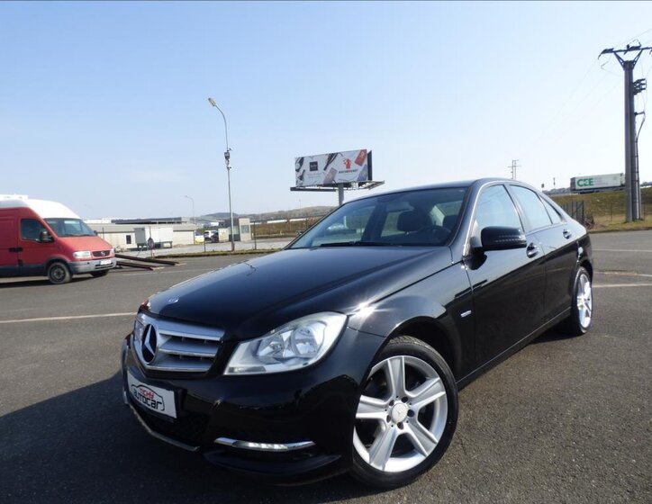 Mercedes-Benz Třídy C Sedan / Limuzína 2,1 l 88 kw