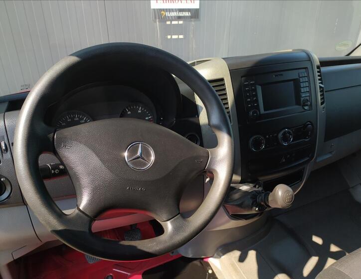 Mercedes-Benz Sprinter 11