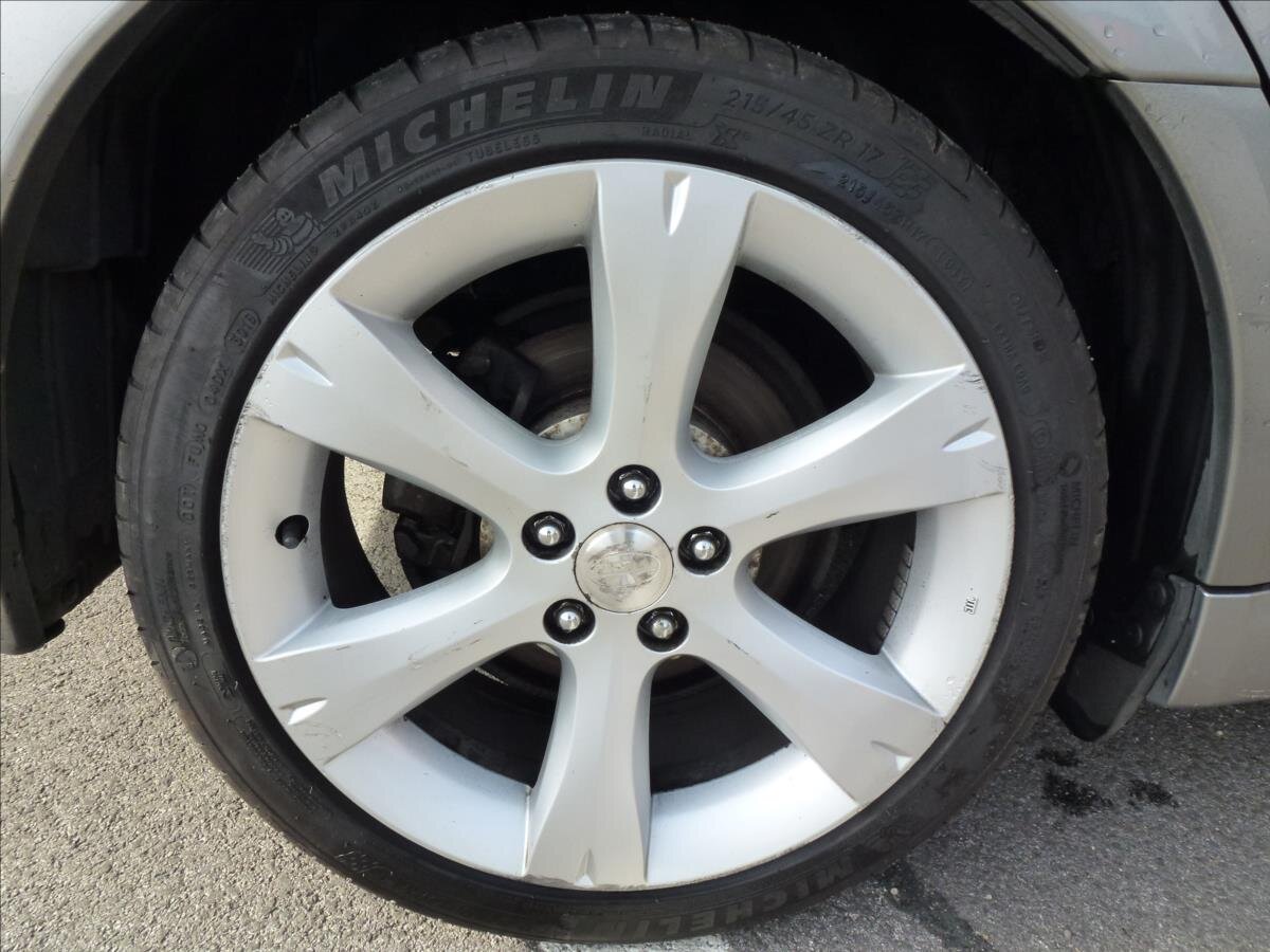 Subaru Legacy Kombi 2,0 l 121 kw