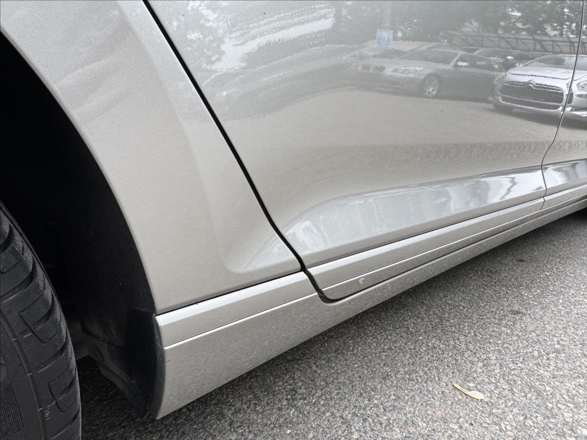 Volkswagen Passat Kombi 2,0 l 110 kw