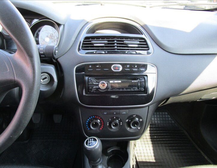 Fiat Punto Hatchback 1,4 l 57 kw