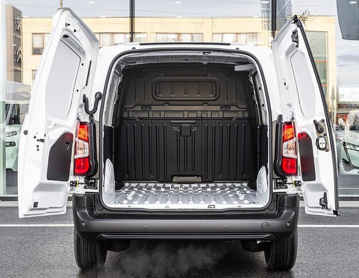 Peugeot Partner Skříň 1,5 l 96 kw