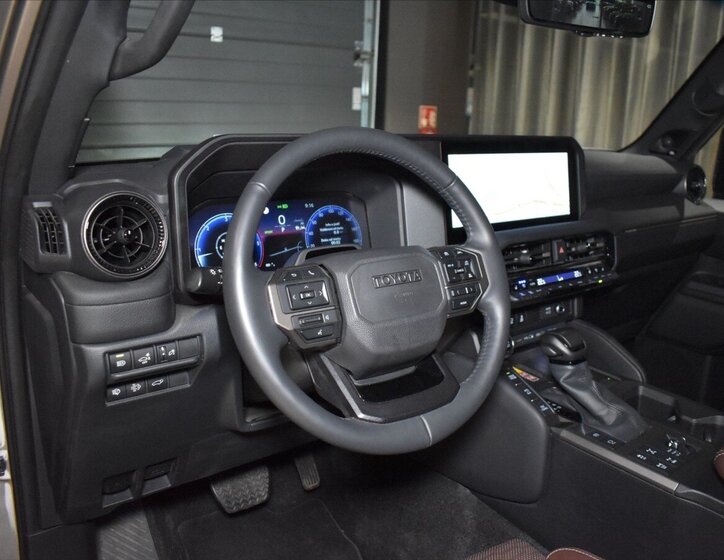 Toyota Land Cruiser SUV / Terénní 2,8 l 151 kw