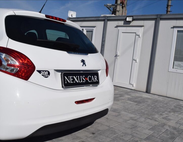 Peugeot 208 12