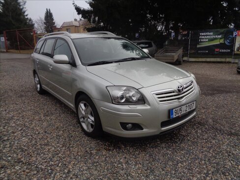 Toyota Avensis Kombi 2,0 l 108 kw