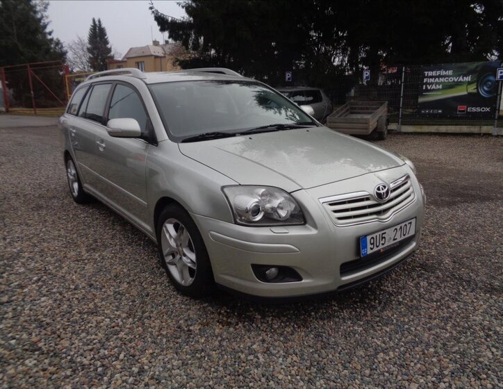 Toyota Avensis Kombi 2,0 l 108 kw