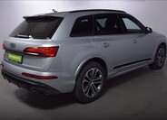 Audi Q7 6
