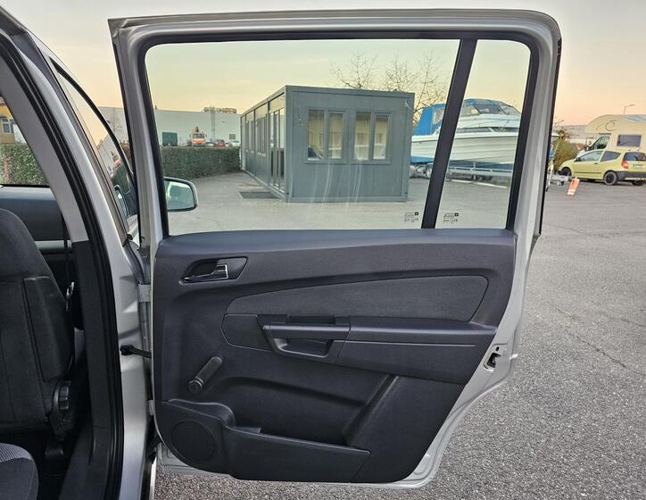 Opel Zafira 29