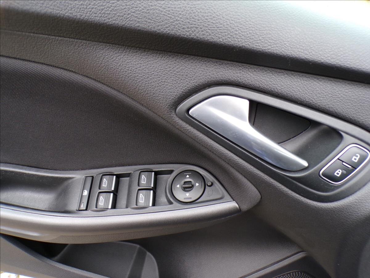 Ford Focus Kombi 999,0 92 kw