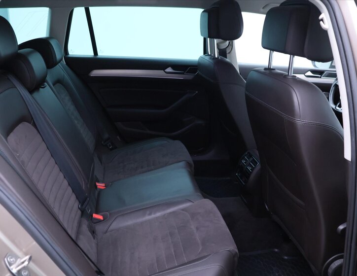 Volkswagen Passat Kombi 2,0 l 110 kw