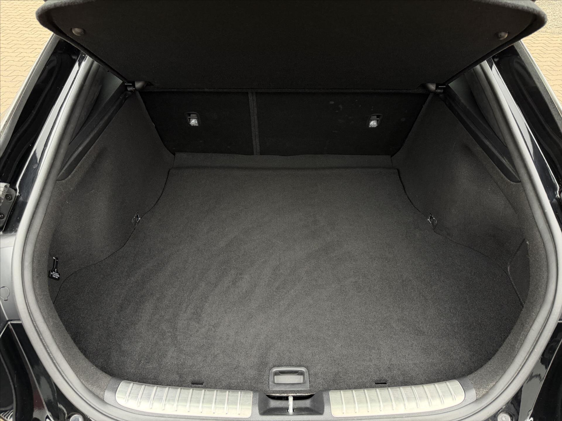 KIA Stinger Hatchback 3,3 l 269 kw