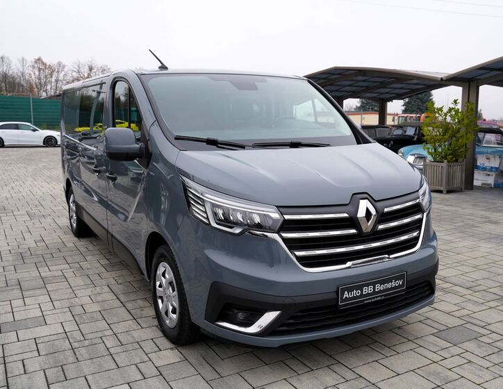 Renault Trafic 8