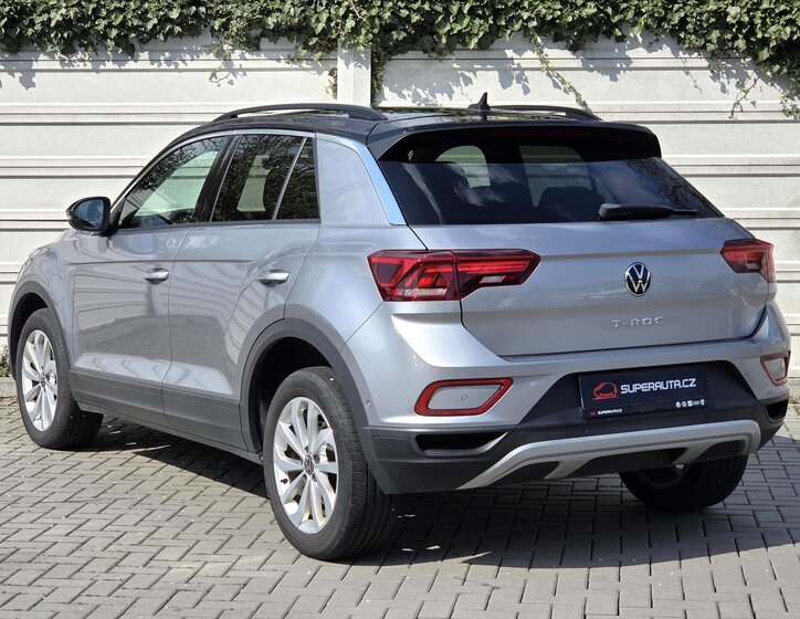 Volkswagen T-Roc SUV / Terénní 1,5 l 110 kw