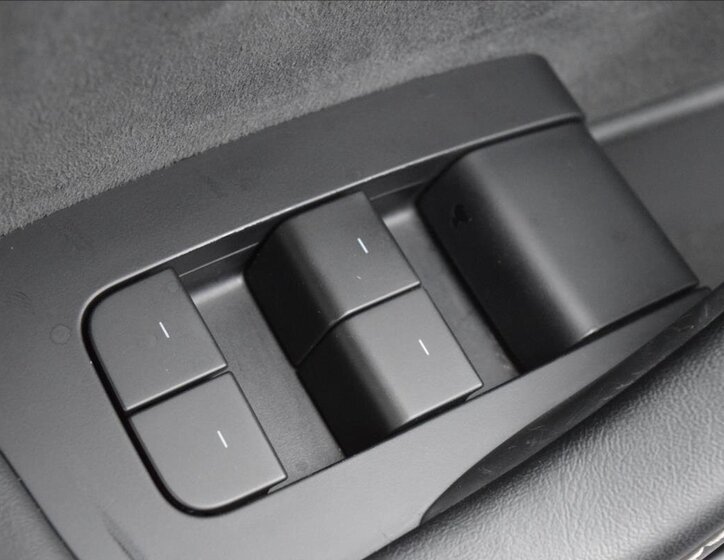 Tesla Model Y SUV / Terénní 0,0 378 kw