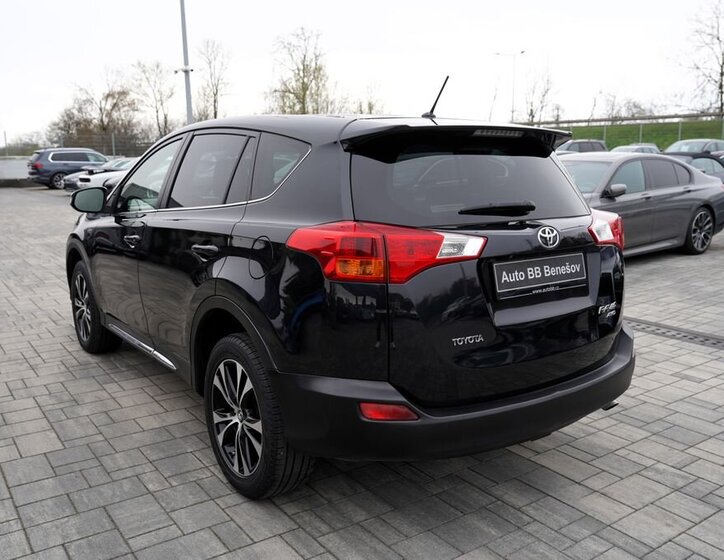 Toyota RAV4 SUV / Terénní 2,0 l 91 kw