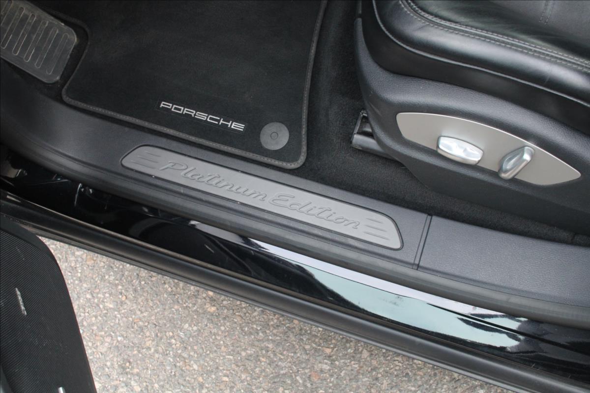 Porsche Cayenne SUV 4,1 l 283 kw