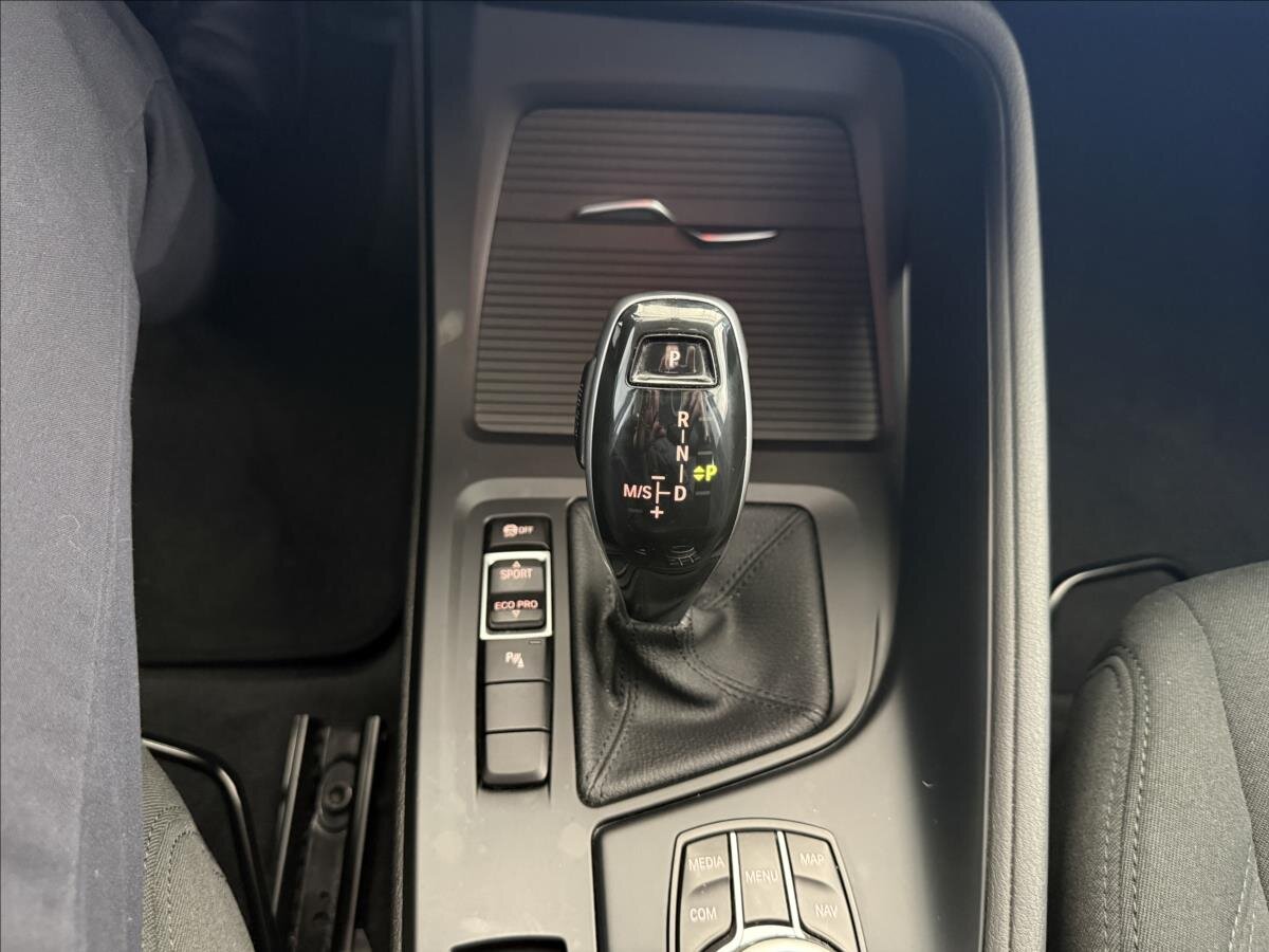 BMW X1 Kombi 1,5 l 103 kw