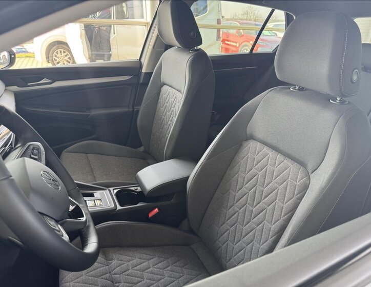 Volkswagen Golf Hatchback 1,5 l 150 kw