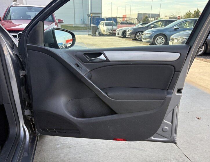 Volkswagen Golf Hatchback 1,2 l 77 kw