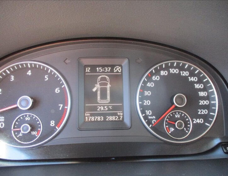 Volkswagen Touran Kombi 1,2 l 77 kw