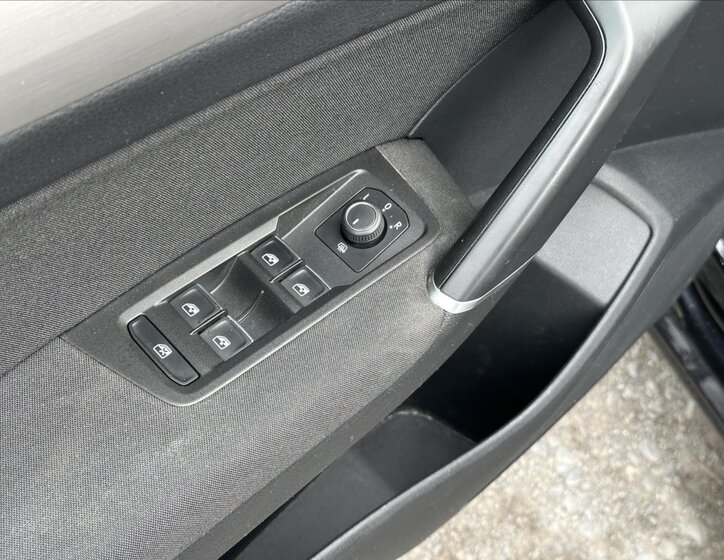 Volkswagen Touran MPV 1,2 l 81 kw