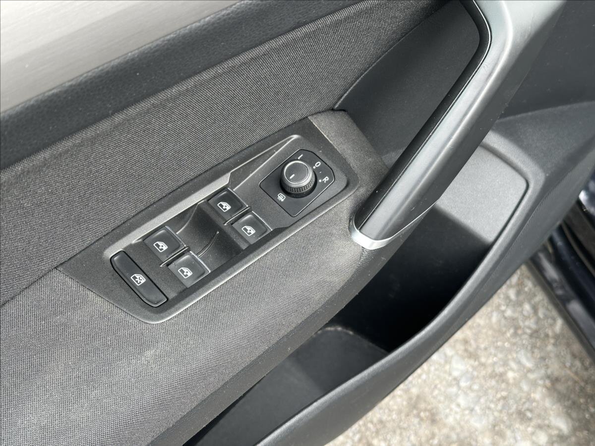 Volkswagen Touran MPV 1,2 l 81 kw