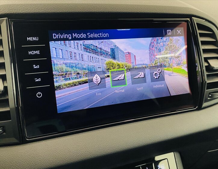 Škoda Karoq SUV / Terénní 1,5 l 110 kw