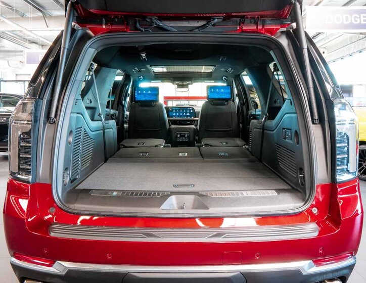 Chevrolet Suburban SUV / Terénní 6,2 l 313 kw